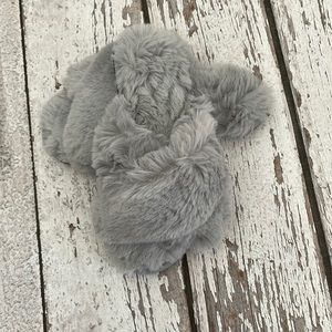 Faux fur cross-band slippers